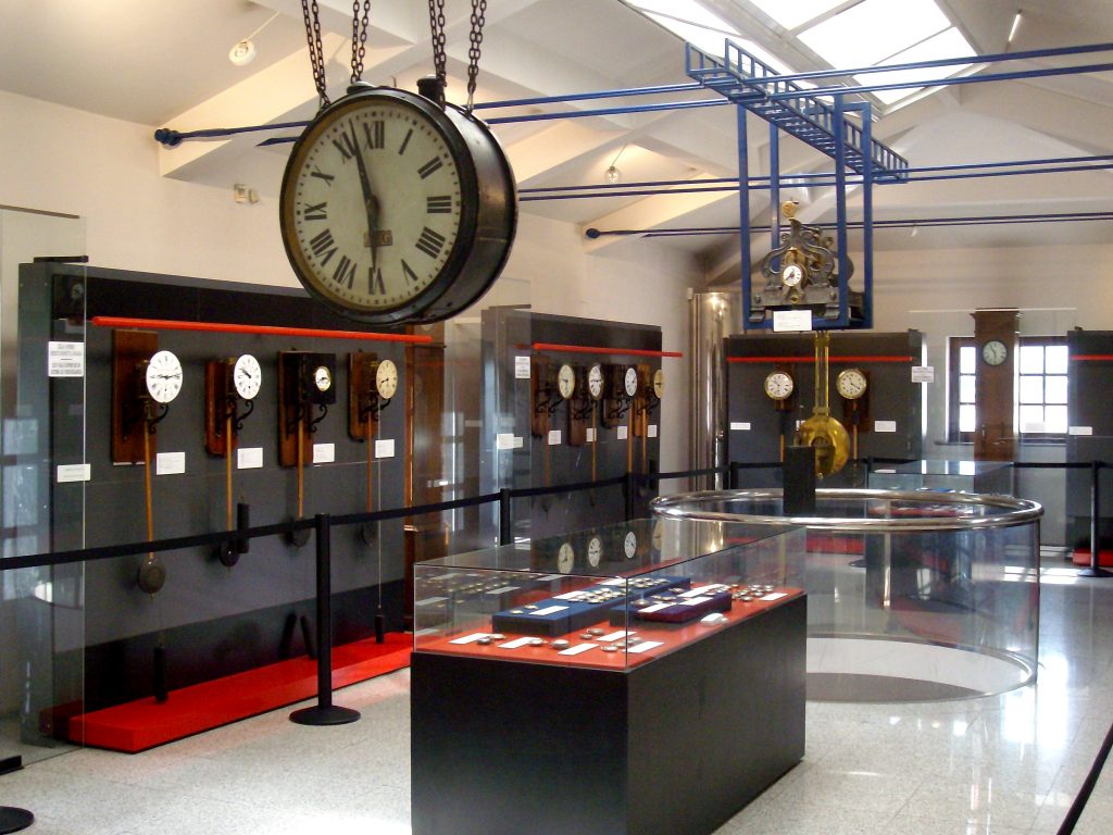 El Museo Vasco del Ferrocarril de EuskoTren reúne una de las colecciones de relojería ferroviaria más importantes del mundo. Fotografía: Juanjo Olaizola Elordi.