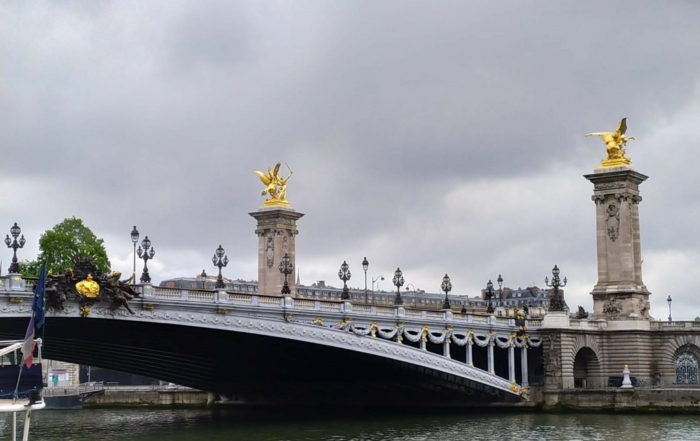 Ave a Francia