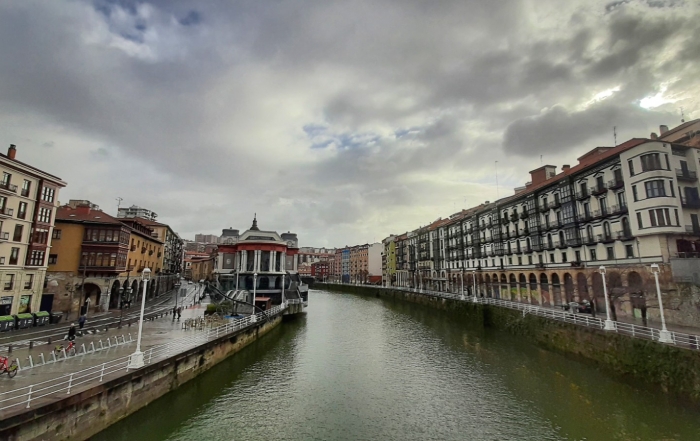 Alvia a Bilbao
