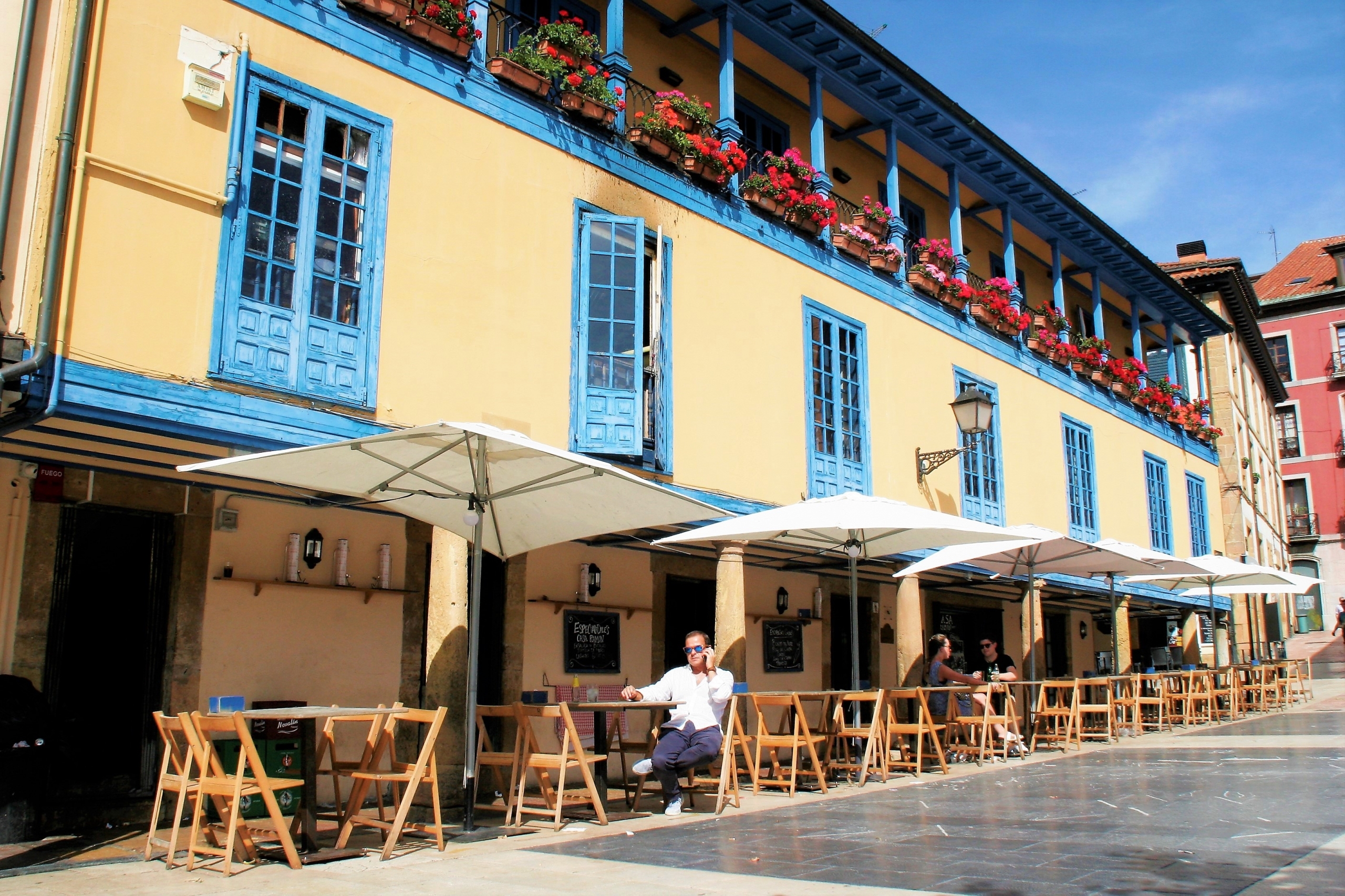 La Plaza del Fontán es una de las más animadas de Oviedo.